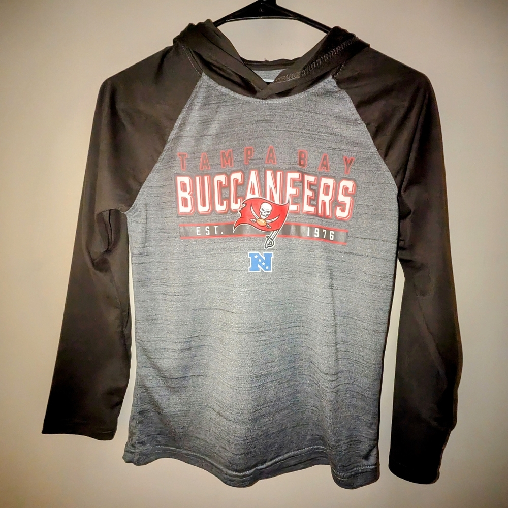 NFL Team Apparel Tampa Bay Buccaneers Long Sleeve Shirt With Hood Youth Medium
